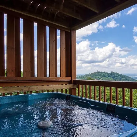 Sky View- Mountain Views, Hot Tub, 1089 Free Tickets Each Paid Day, Dollywood And More
